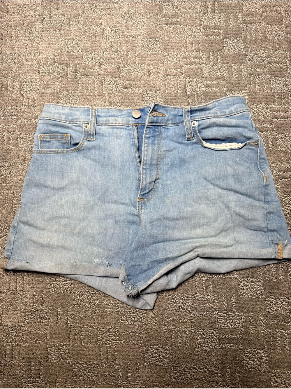 Universal Thread Light Wash Denim Shorts 10